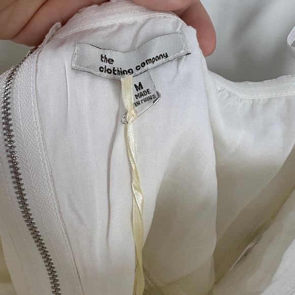 The Clothing Company White/Beige Stripes Off The Shoulder Flowy Crop Top Size M - Picture 2 of 6